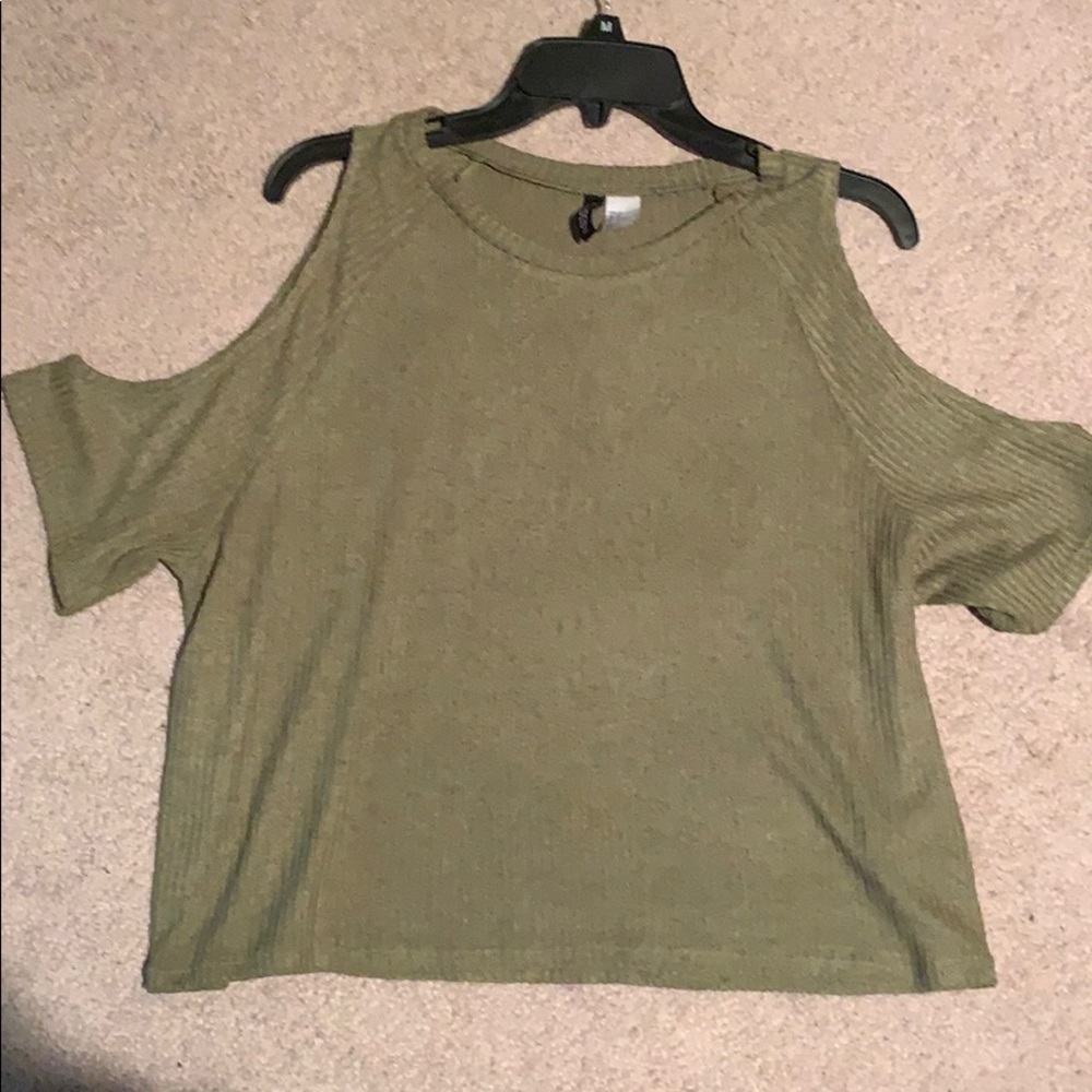 ⚡️⚡️H&M cold shoulder green top